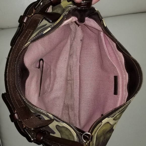 Gorgeous Dooney &bourke rare leather EUC bag med - Picture 7 of 8